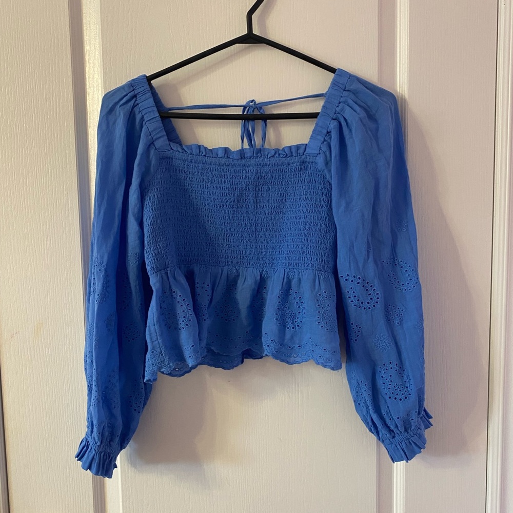 AMERICAN EAGLE blue eyelet peplum crop with puffy sleeves size medium